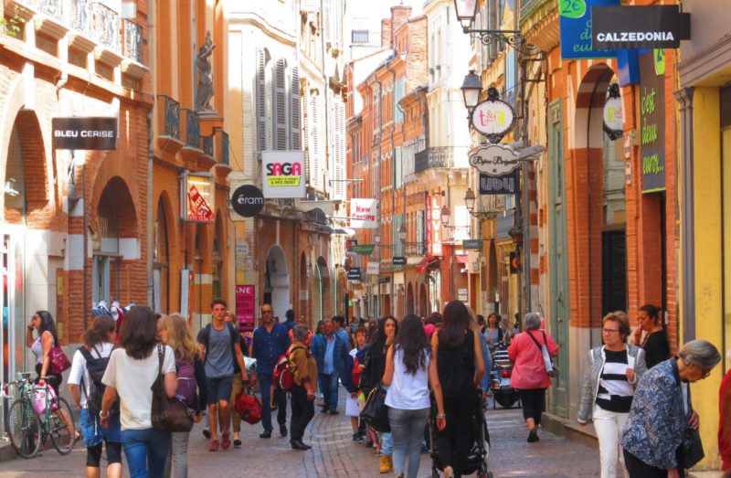 Everything you need by walking. Toulouse, France