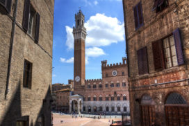 Piazza del Campo entrance