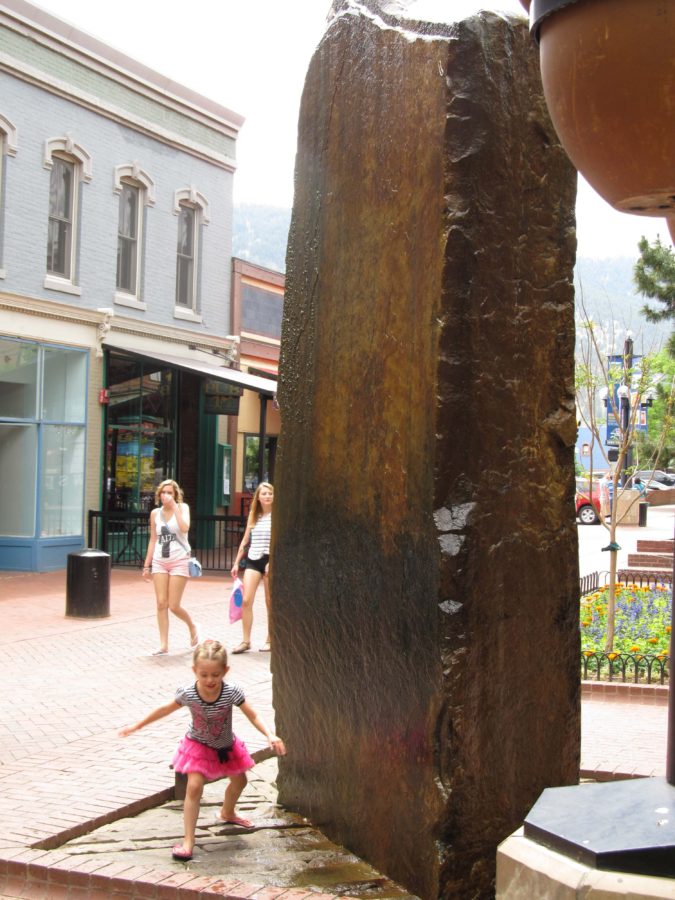 Pearl Street Mall child rock