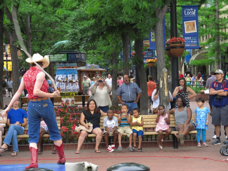 Pearl Street Mall - entertainer