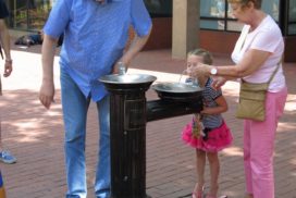 Pearl Street Mall fountain child