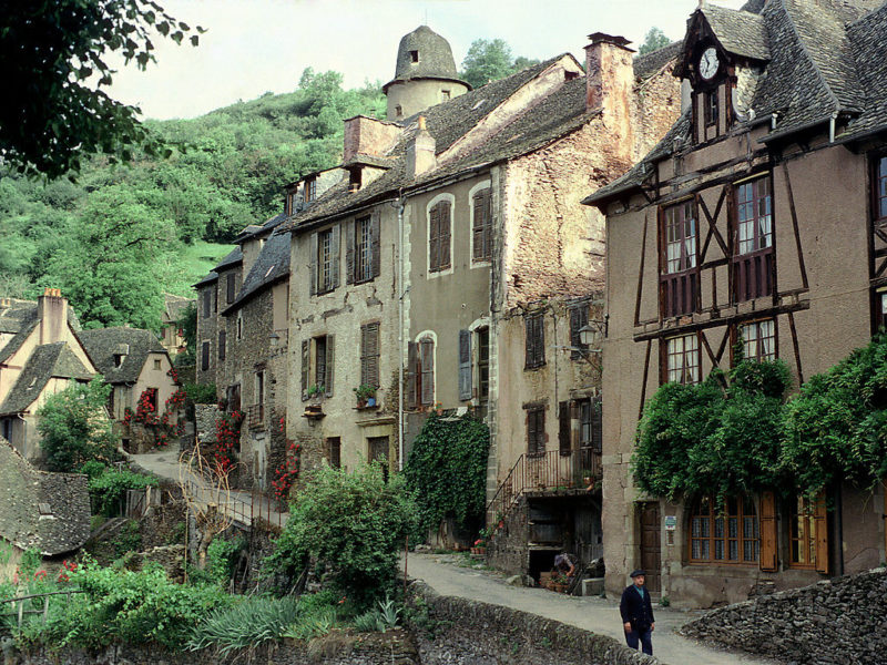 conques_conques_aveyron_france_1_1024x1024